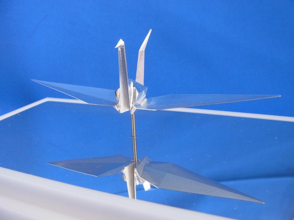 折鶴　：翼部肉厚0.25ｍｍの切削加工品（マシニングコンテスト受賞作品）