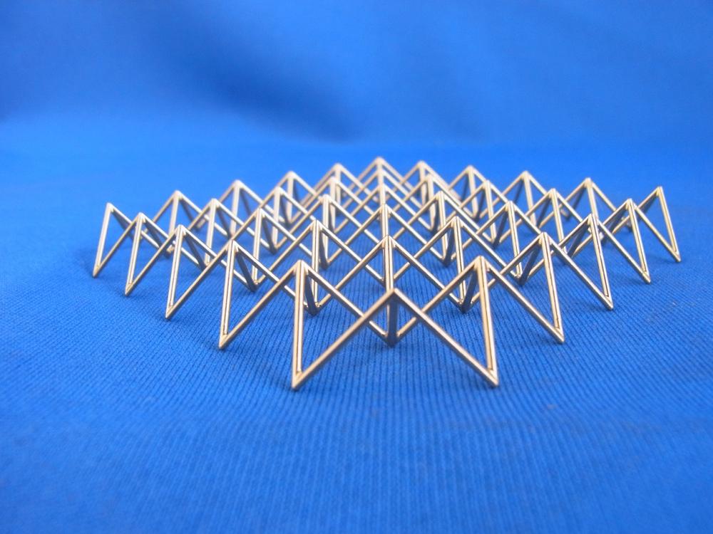 メッシュ　：真鍮の切削加工品