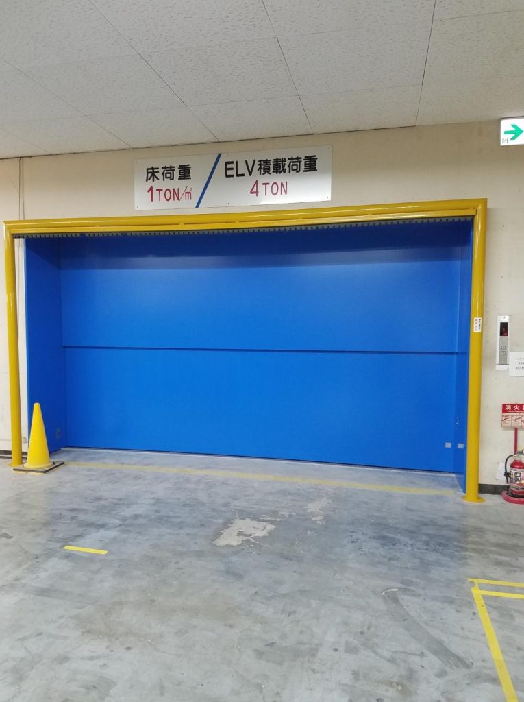 荷物用エレベーター