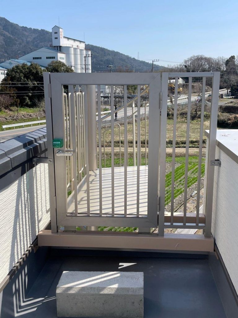 侵入防止扉