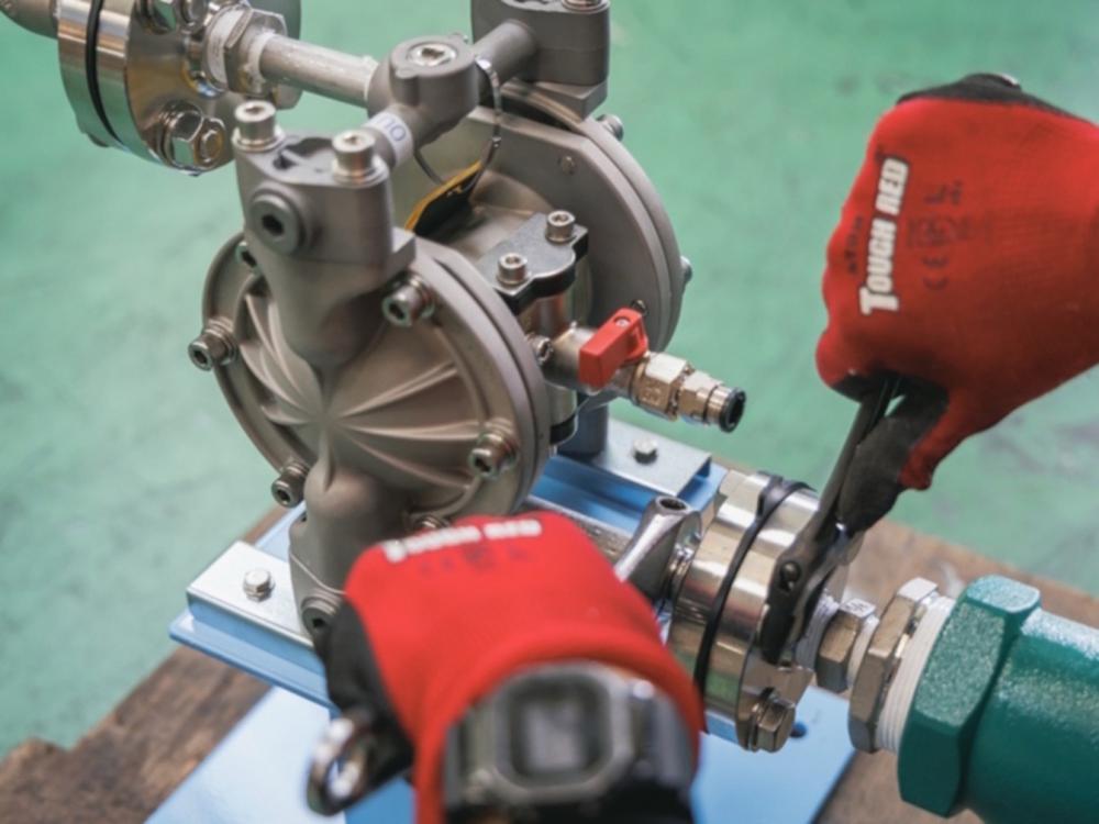 設備のメンテナンス作業の実施